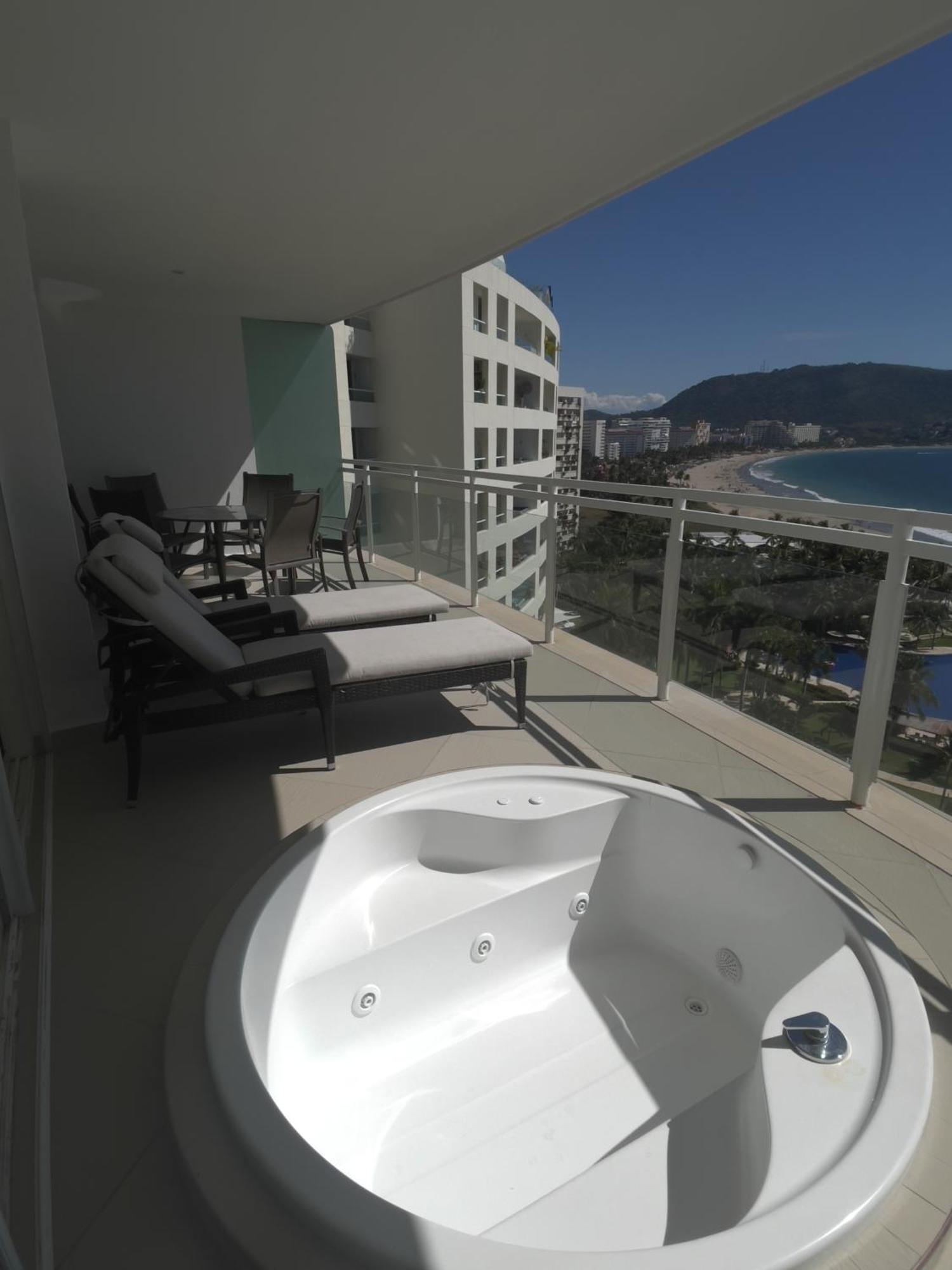 Bay View Grand Marina Ixtapa Condo En Pie De Playa Luaran gambar